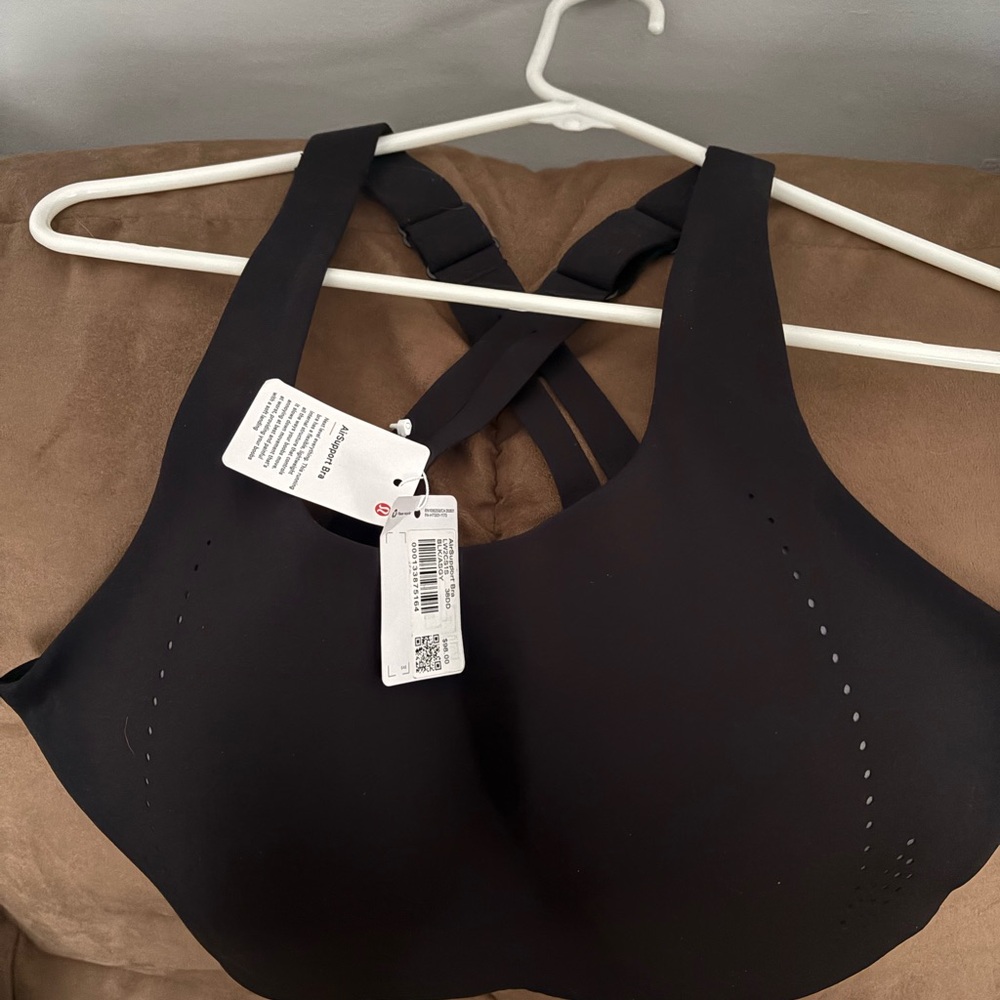 Lululemon AirSupport Bra NEW with tags!! Size 38 DD in black!!